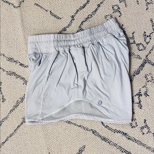 Lululemon Hotty Hot Short *2.5”
